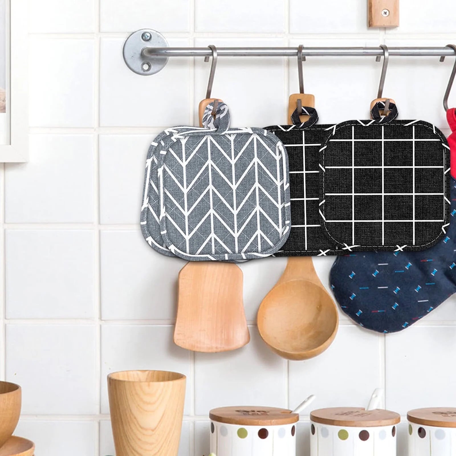 Pot Holders for Kitchen Heat Resistant Potholder, Potholder Clearance, Hot Pads for Kitchen, Trivet for Cooking and Baking (Pack of 4, Multicolor)