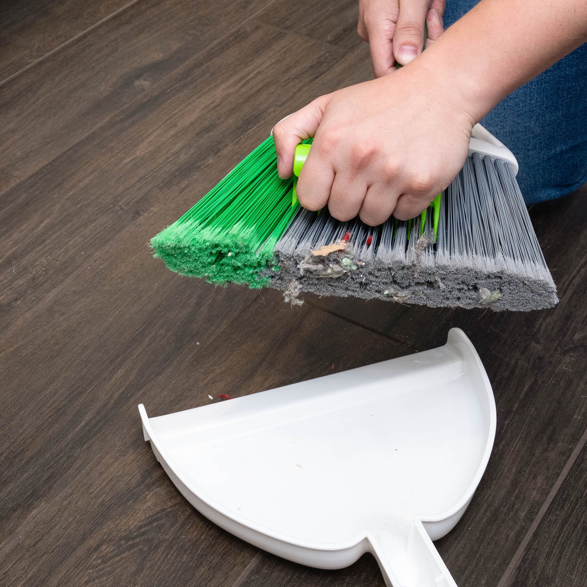 Household Angle Broom and Dust Pan W/Clean Fibers Comb Green / White