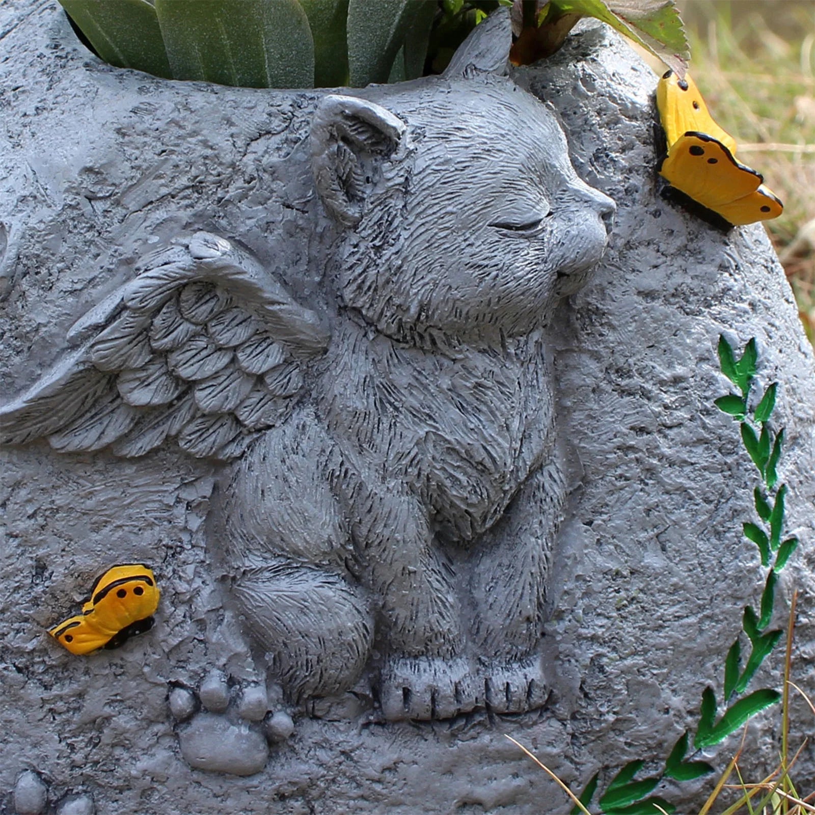 Pet Dog Monument Planter,Resin Simulation Memorial Stone,Creative Flower Pot for Pet Tombstones,Durable & Weatherproof Design