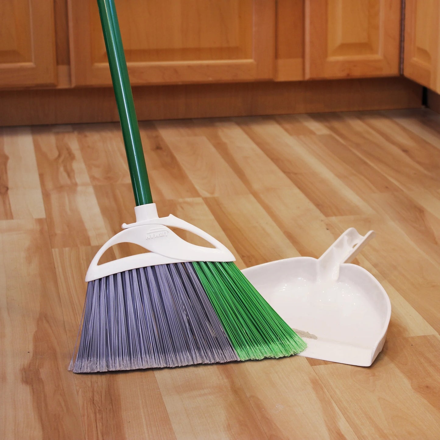 Household Angle Broom and Dust Pan W/Clean Fibers Comb Green / White