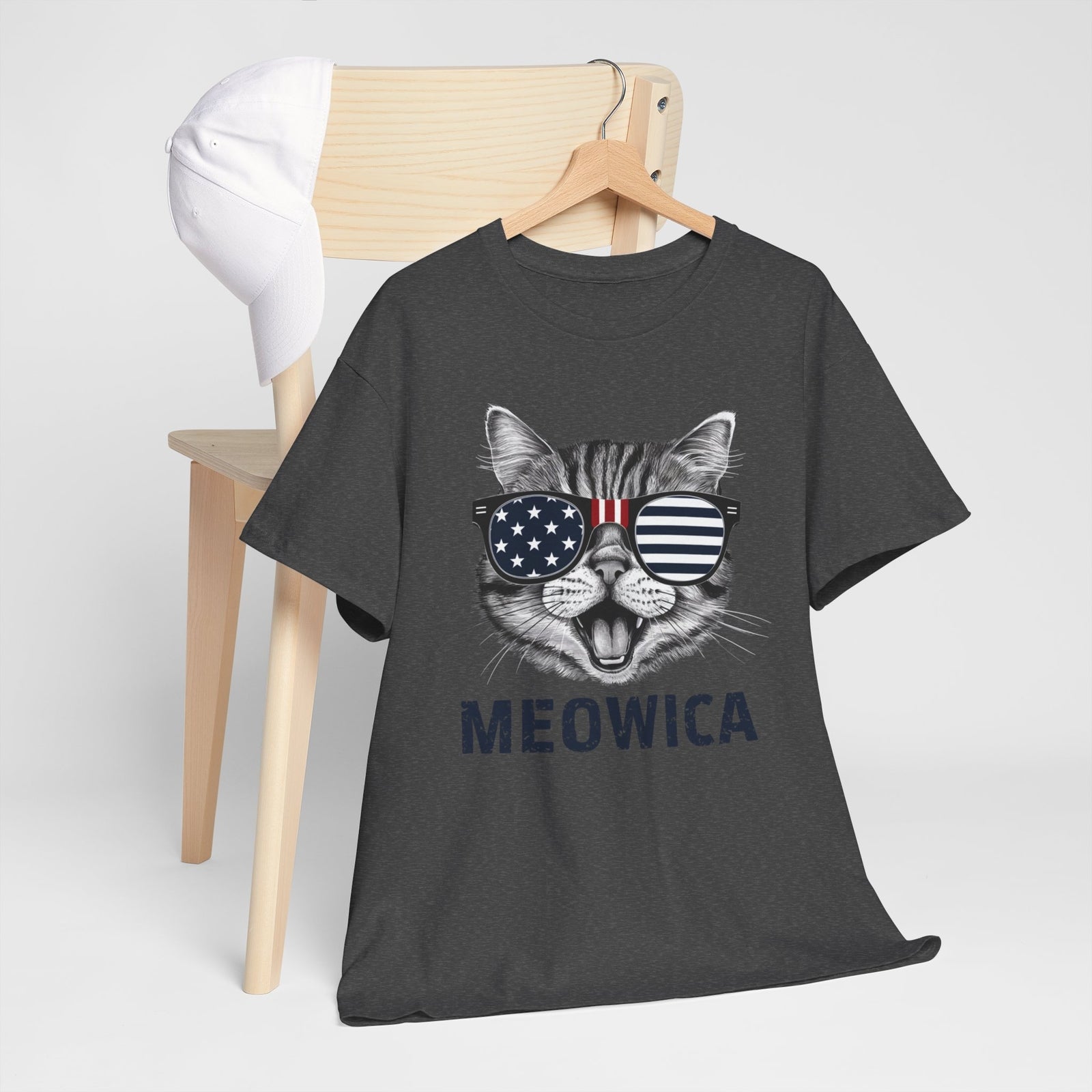 4Th of July Meowica American Flag USA T-Shirt - Novelty Cat Graphic Tee