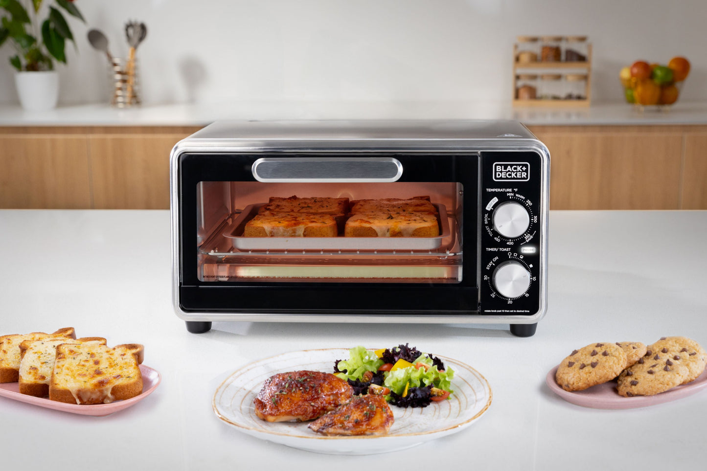 Black + Decker Crisp ‘N Bake™ PRO 4-Slice Air Fry Toaster Oven with Basket, Pan, Rack & Tray, Stainless Steel