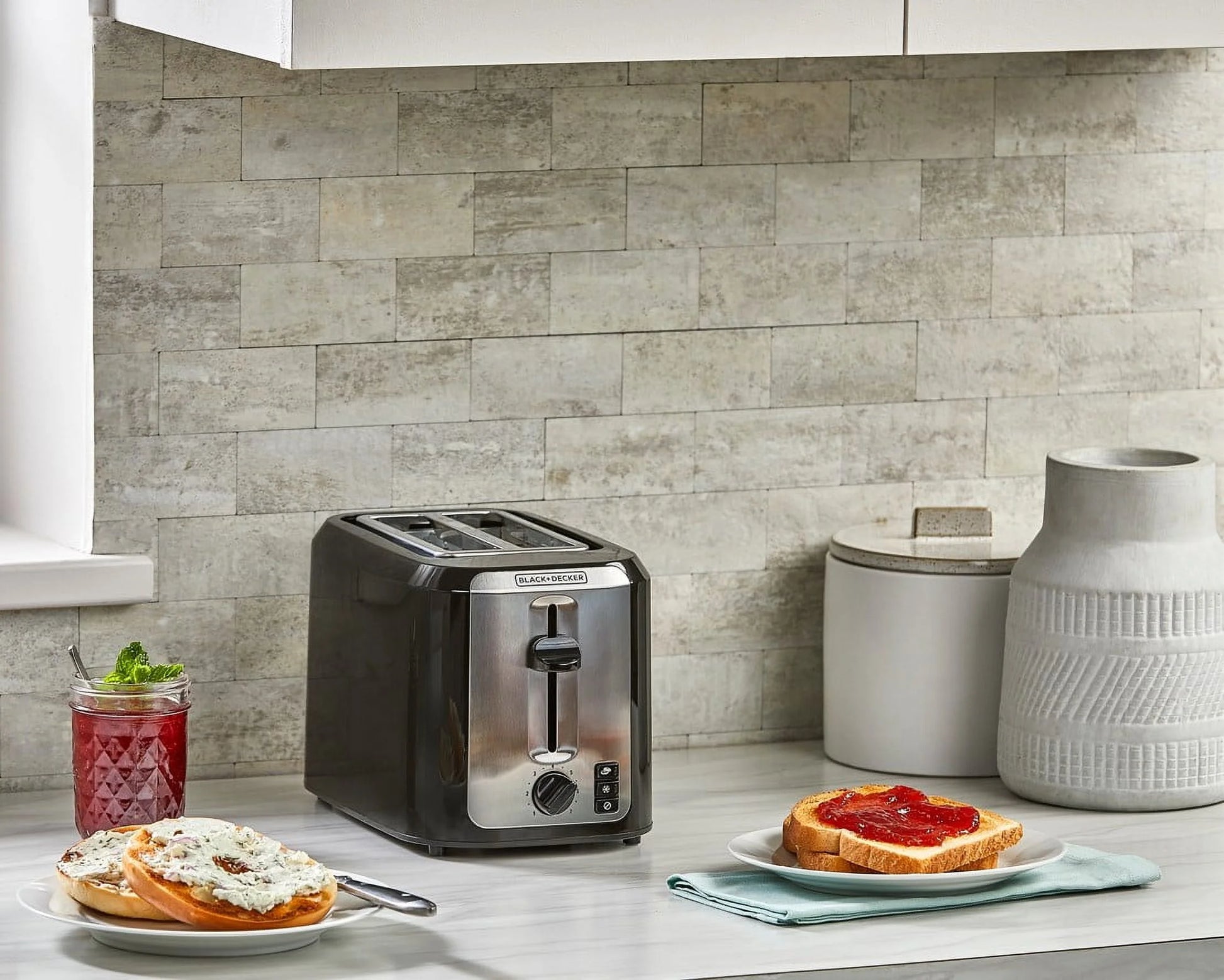 2-Slice Toaster, with Extra-Wide Slots and Bagel Function, Black with Stainless Steel