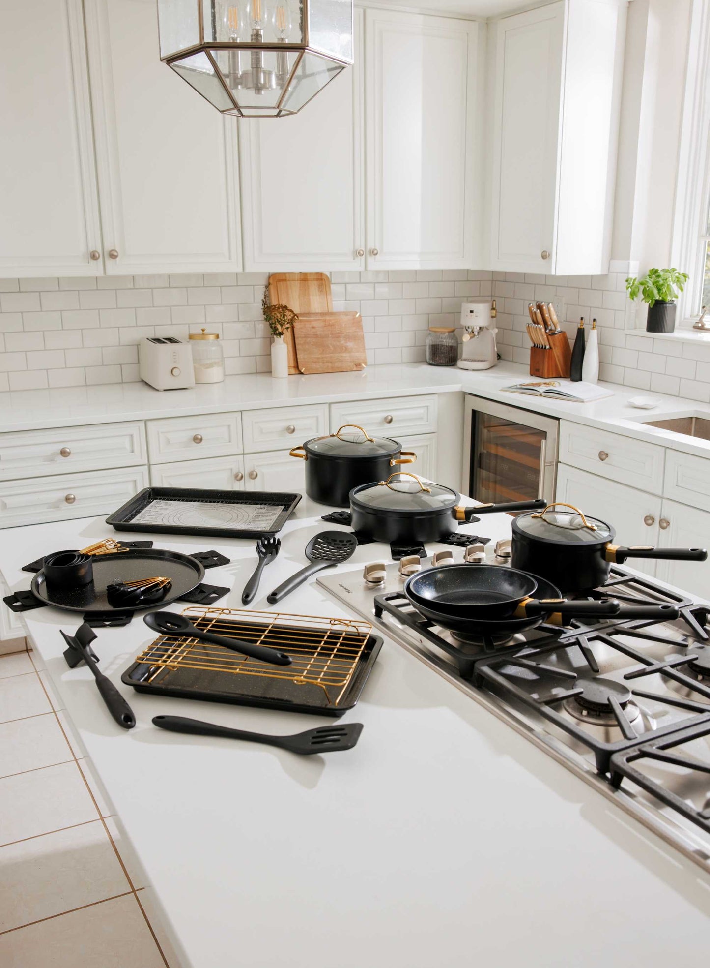 32-Piece Non-Stick Cookware Set in Black Aluminum and Ceramic