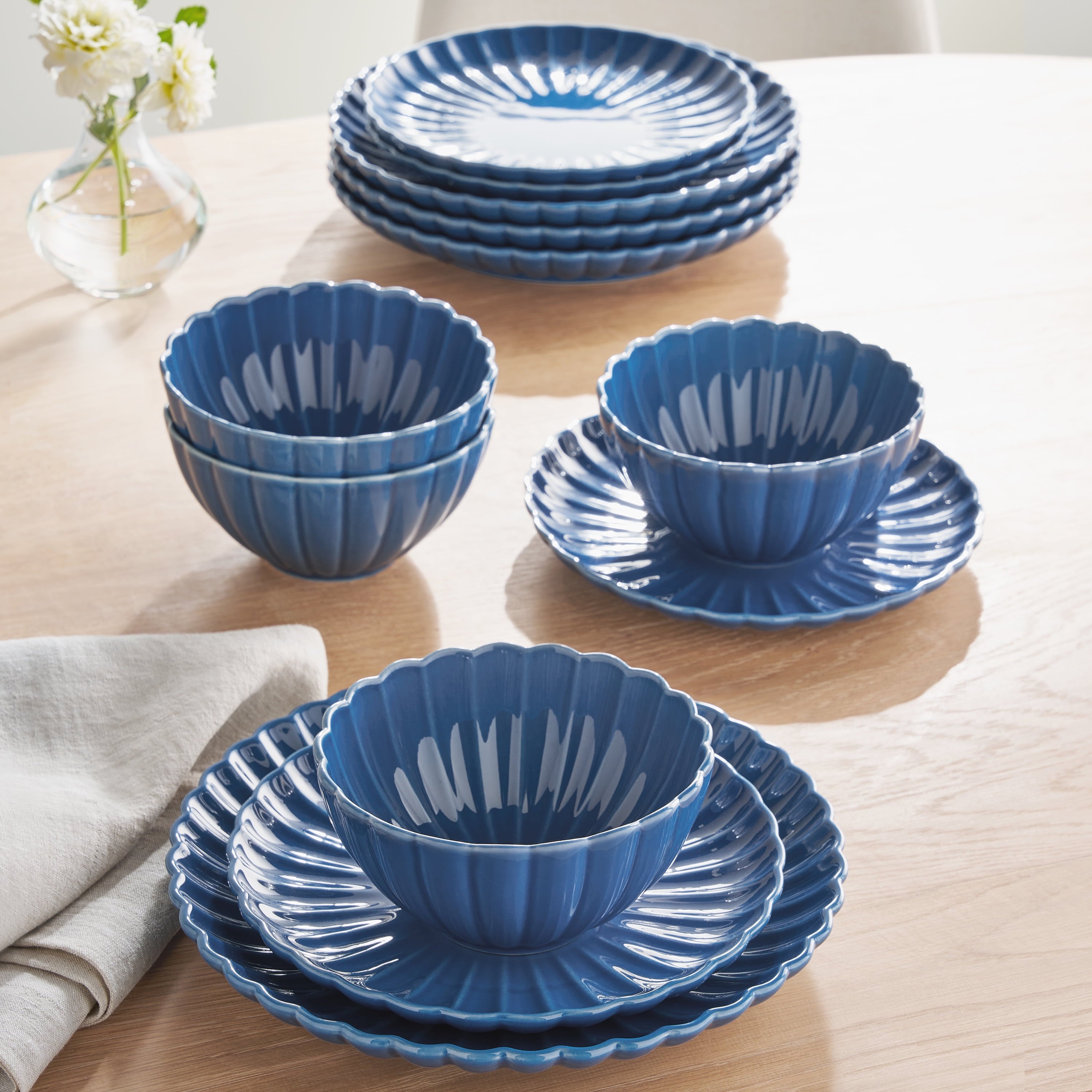 Colette 12-Piece Stoneware Dinnerware Set - Thumbnail 3