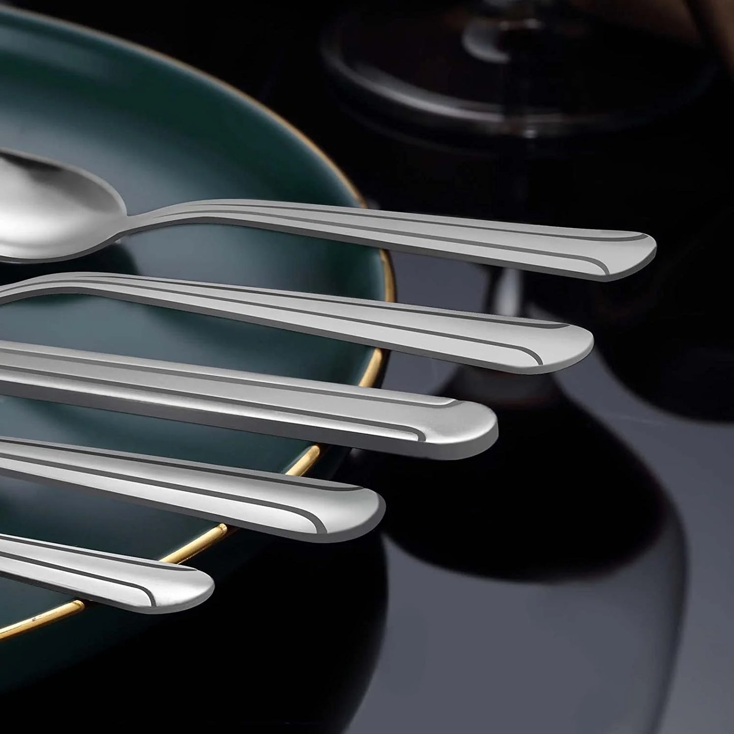 72-Piece Stainless Steel Silverware Set with Steak Knives, Elegant Cutlery for 12, Mirror Polished Flatware for Home, Kitchen, Restaurant, and Hotel, Dishwasher Safe