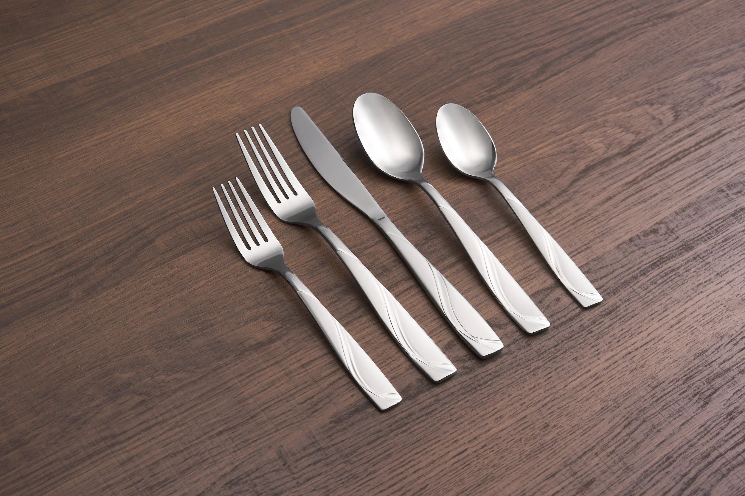 Cambridge Mercado Sand 20-Piece Flatware Set - Thumbnail 5