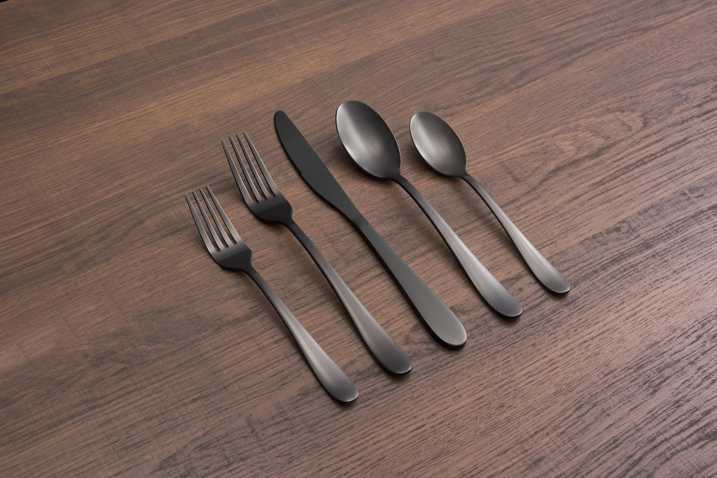 Cambridge Byram Black Mirror 20-Piece Flatware Set - Thumbnail 5