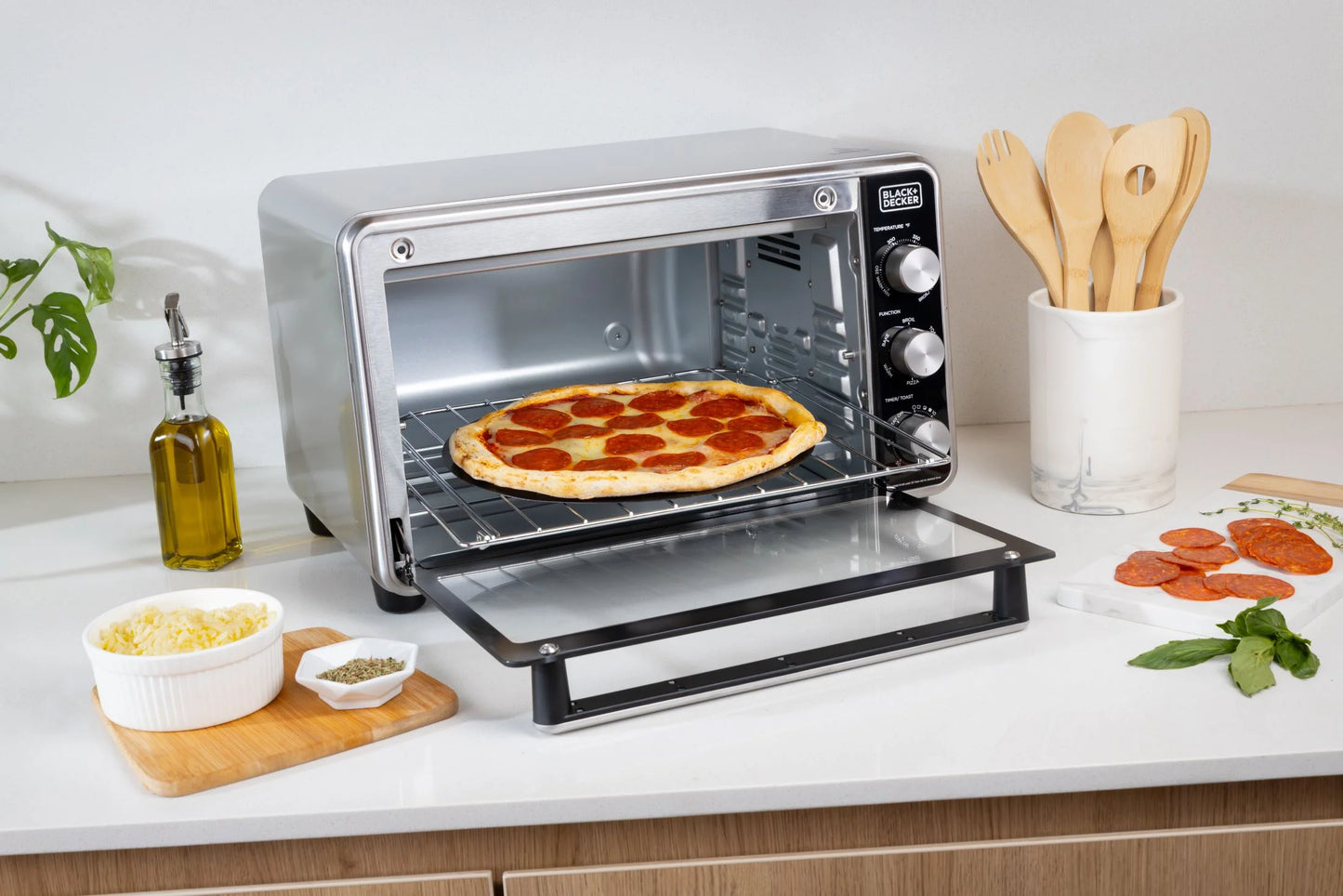 Black + Decker Crisp 'N Bake PRO 6-Slice Air Fry Toaster Oven with Basket, Pan, Rack & Tray, Stainless Steel