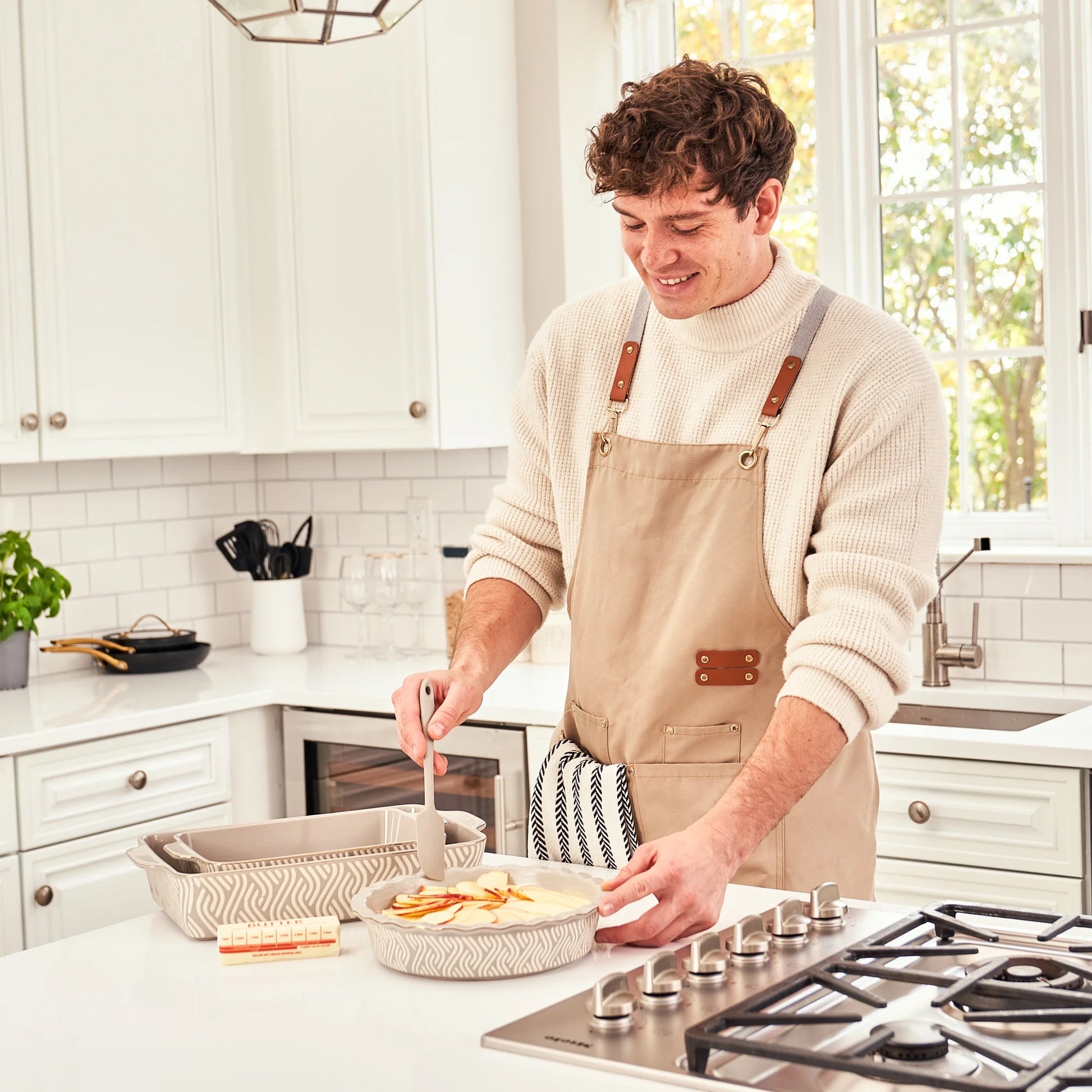 , 10-Piece Ceramic Bakeware Set, with Spatulas & Whisk, Madison