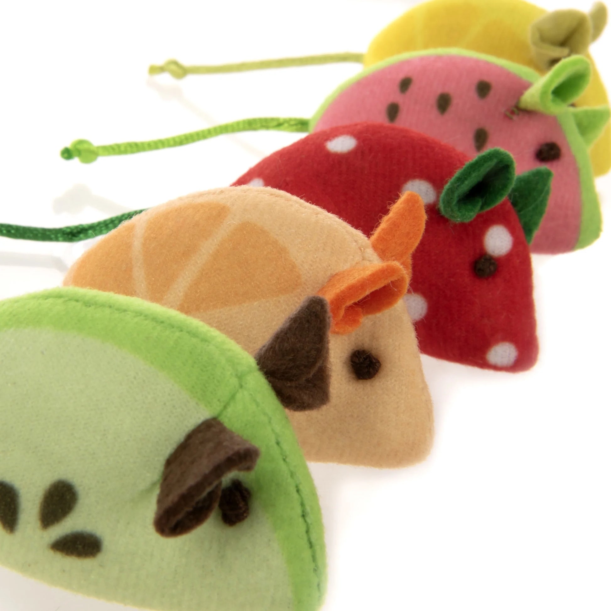 Skitter Slices Plush Cat Toy with Pure Catnip, Single Count